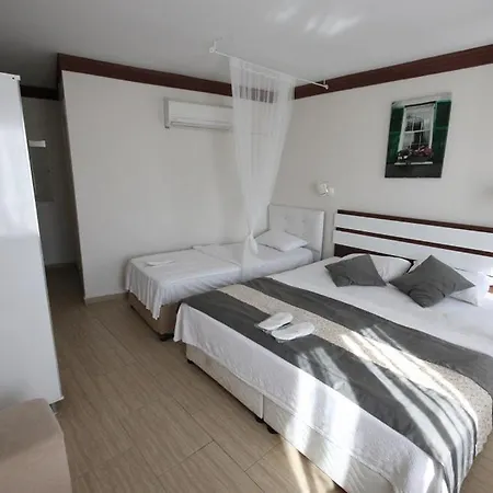 Hotell Lavinya 3*