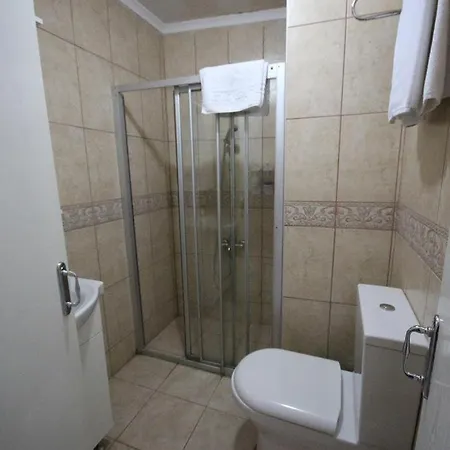 Hotel Lavinya 3*
